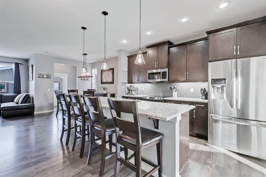 300 Marquis Heights SE, Calgary — photo 5 of 45