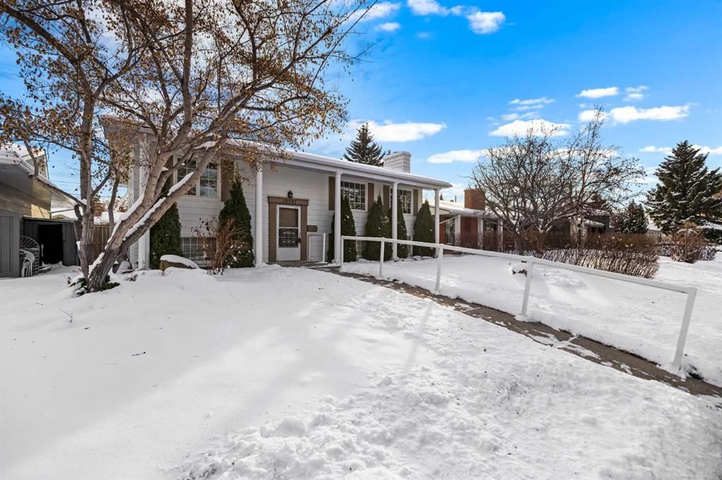 10727 Mapleglen Crescent SE, Calgary — photo 2 of 36