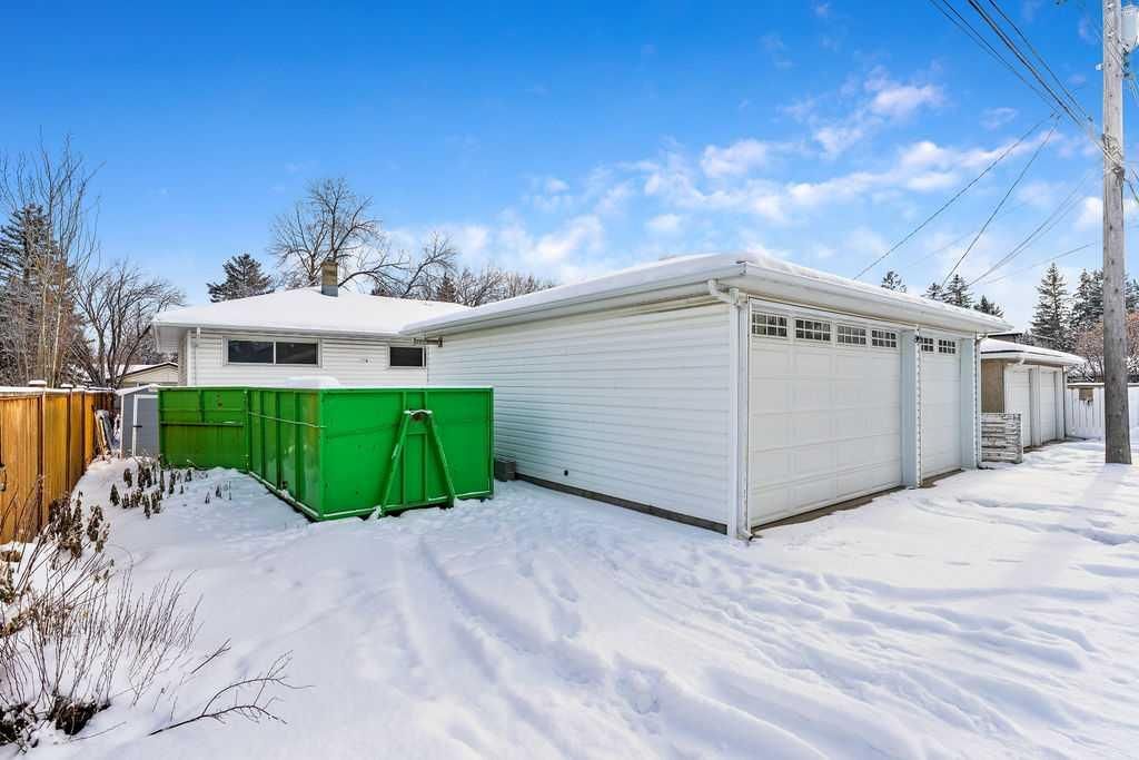88 Westminster Drive SW, Calgary — photo 5 of 20