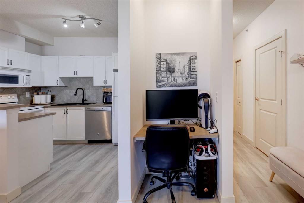 402, 120 Country Village Circle NE, Calgary — photo 4 of 35