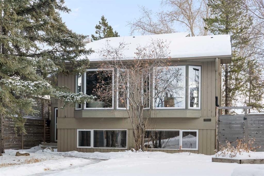 211 Coach Side Road SW, Calgary — main listing photo