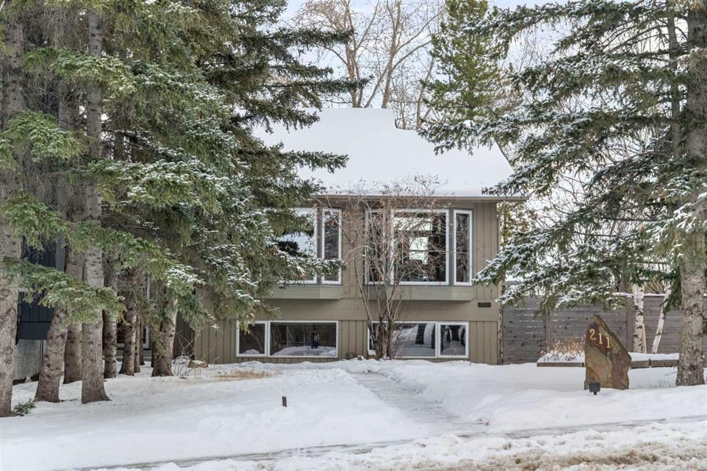 211 Coach Side Road SW, Calgary — photo 2 of 40