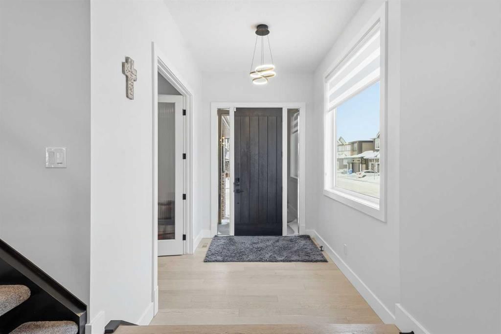 154 Aspen Summit Close SW, Calgary — photo 2 of 47