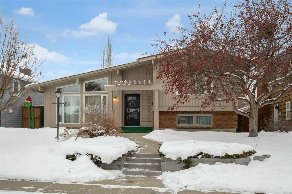 219 Parkwood Place SE, Calgary — main listing photo