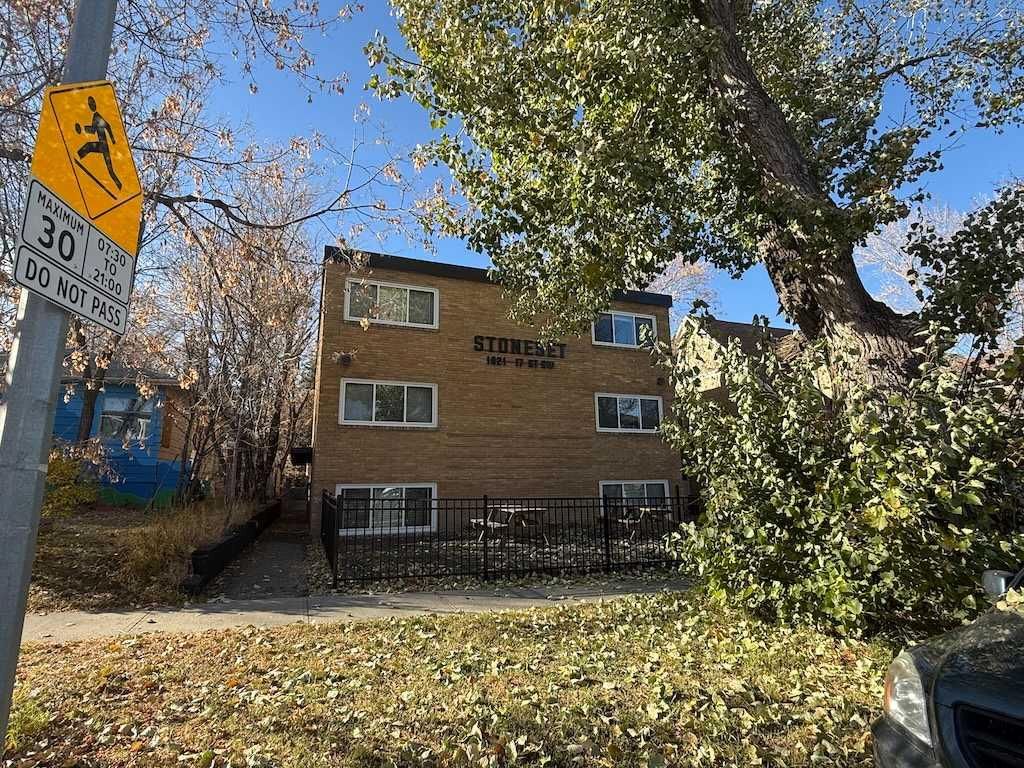 1821 17 Street SW, Calgary — photo 2 of 29