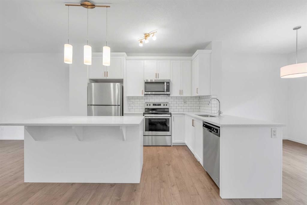 131 Legacy Point SE, Calgary — main listing photo