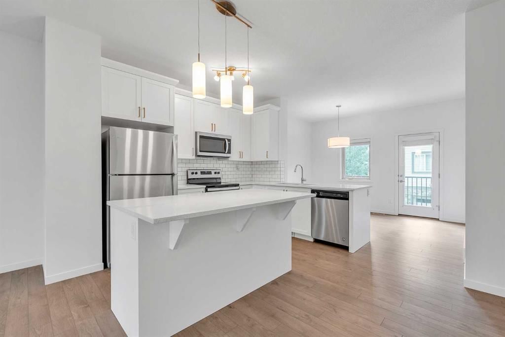 131 Legacy Point SE, Calgary — photo 2 of 43