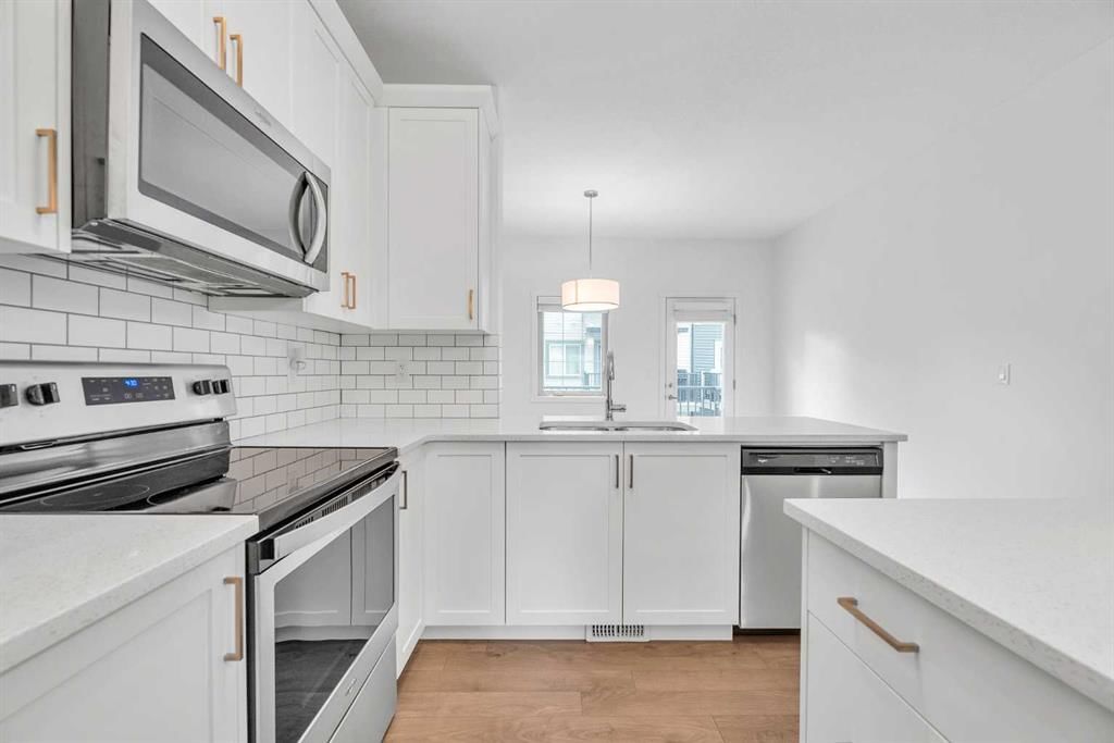 131 Legacy Point SE, Calgary — photo 3 of 43