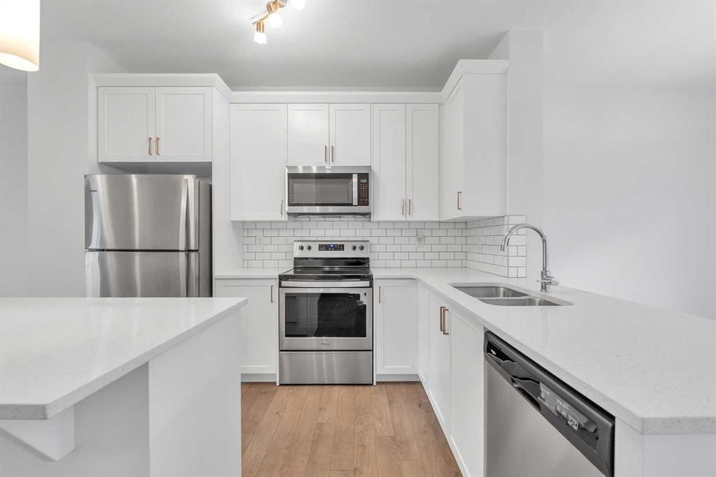 131 Legacy Point SE, Calgary — photo 4 of 43