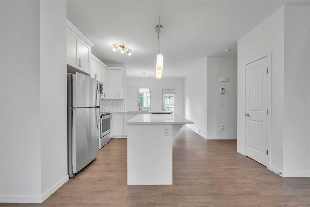 131 Legacy Point SE, Calgary — photo 5 of 43