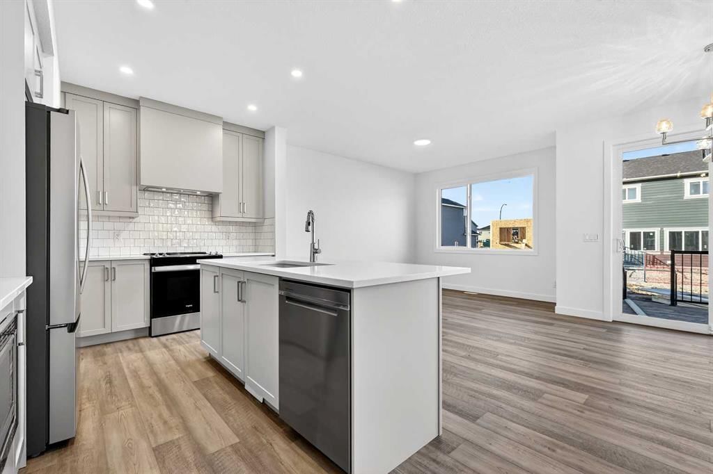 1 Legacy Glen Rise SE, Calgary — main listing photo