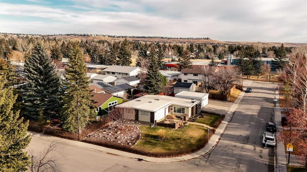 5602 Dalcastle Hill NW, Calgary — main listing photo