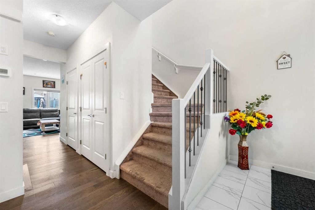 235 Saddlestone Grove NE, Calgary — photo 3 of 39