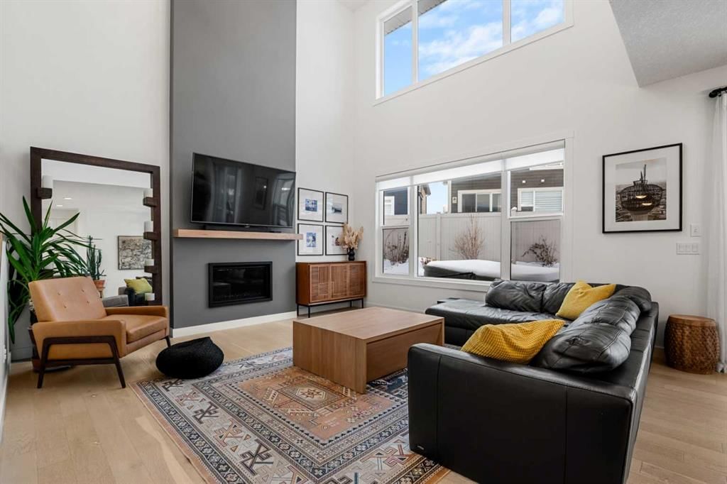 271 West Grove Point SW, Calgary — photo 5 of 50