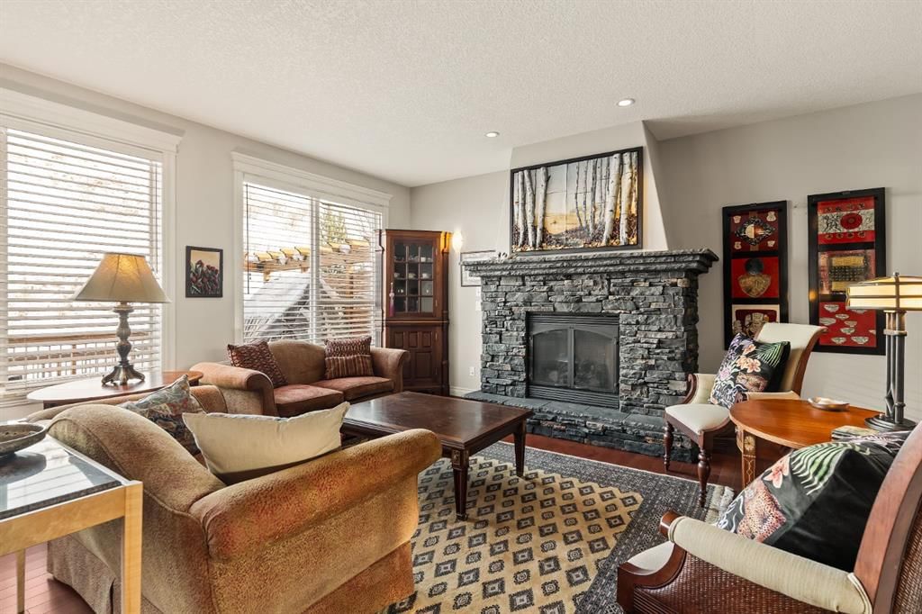 353 Discovery Ridge Boulevard SW, Calgary — photo 2 of 38