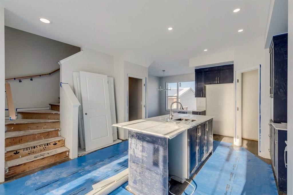 174 Marmot Green NW, Calgary — photo 3 of 23