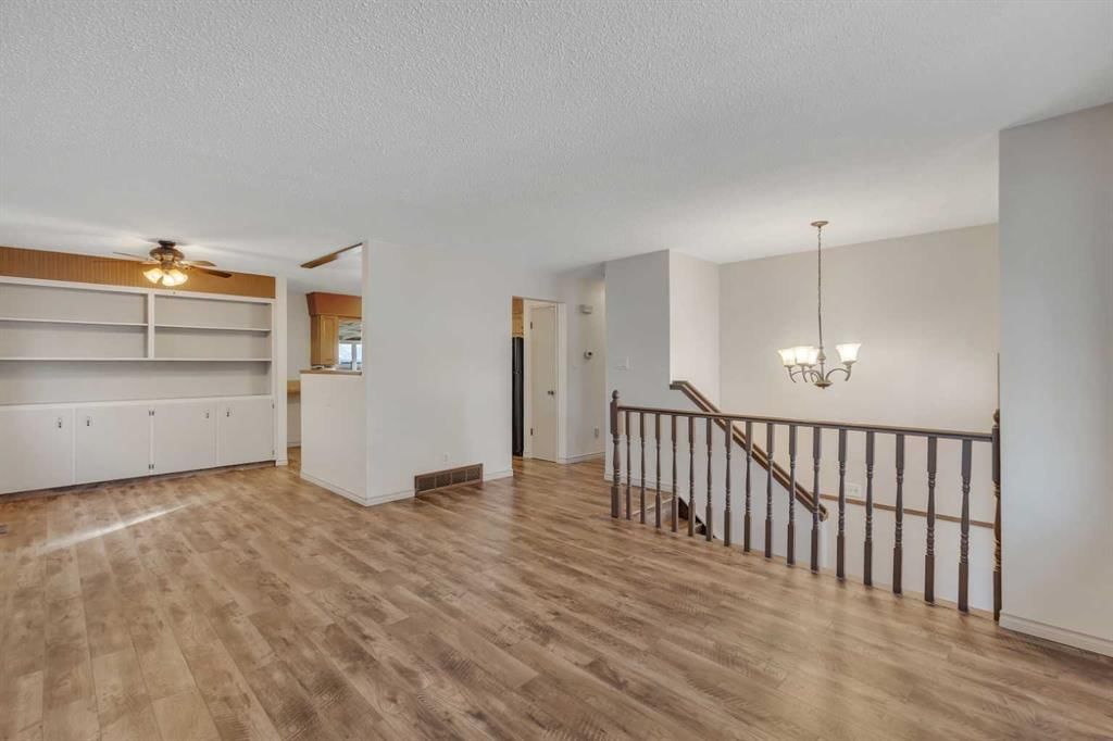 3335 Doverview Road SE, Calgary — photo 5 of 41