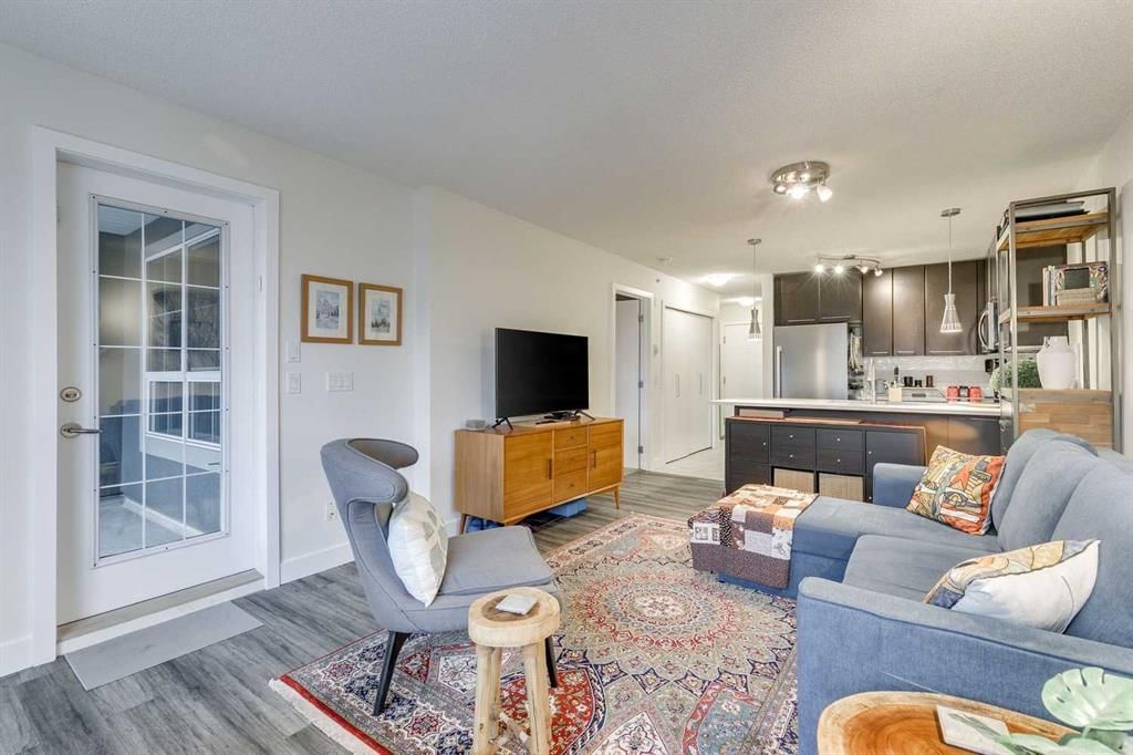 438, 35 Richard Court SW, Calgary — photo 2 of 39