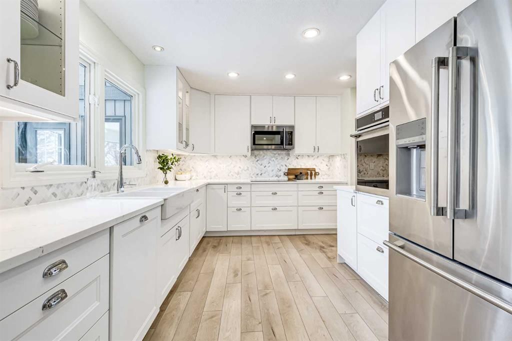 980 Edgemont Road NW, Calgary — photo 2 of 50