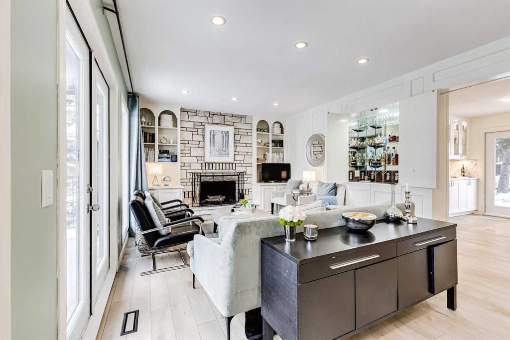980 Edgemont Road NW, Calgary — photo 4 of 50