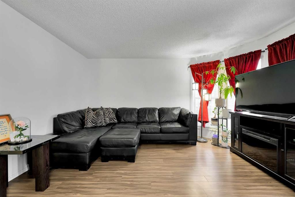 298 Taravista Street NE, Calgary — photo 4 of 45