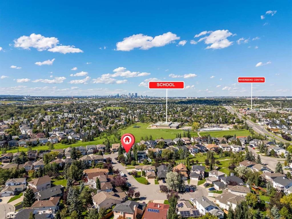 73 Riverview Close SE, Calgary — photo 3 of 49
