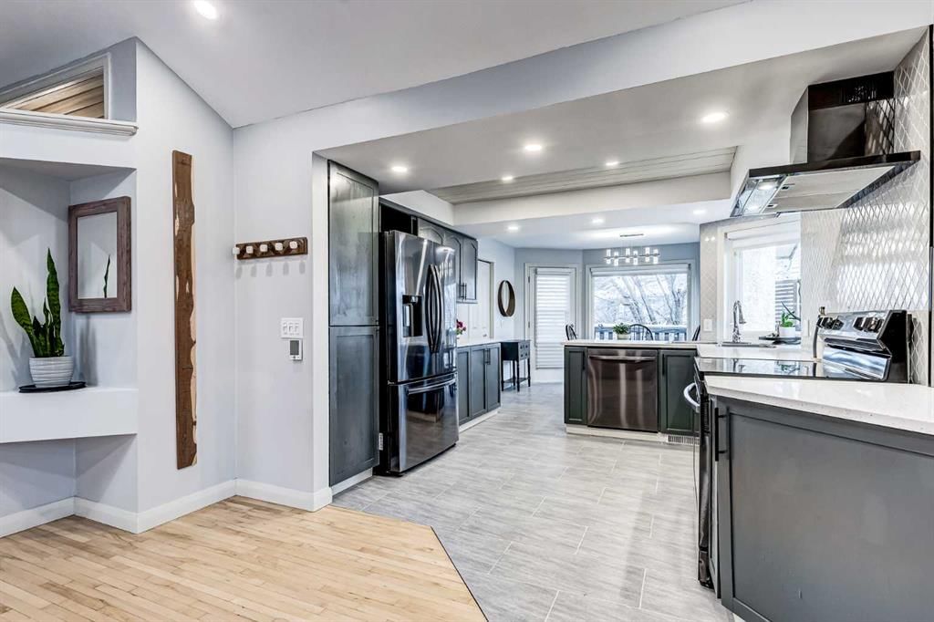 412 Mckerrell Place SE, Calgary — photo 3 of 48