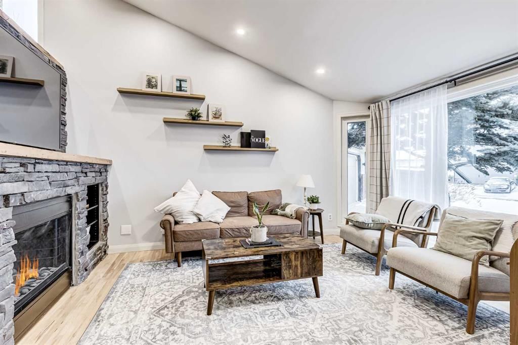 412 Mckerrell Place SE, Calgary — photo 4 of 48