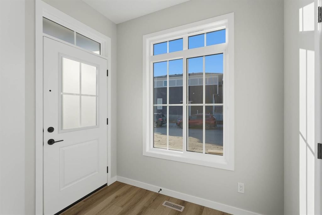 72 Lewiston Drive NE, Calgary — photo 4 of 49