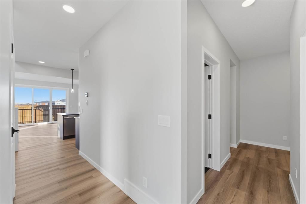 72 Lewiston Drive NE, Calgary — photo 5 of 49