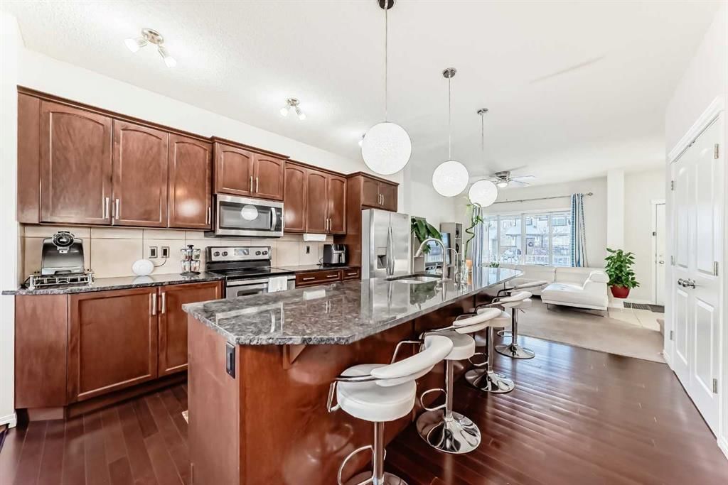 185 Legacy Crescent SE, Calgary — photo 4 of 35
