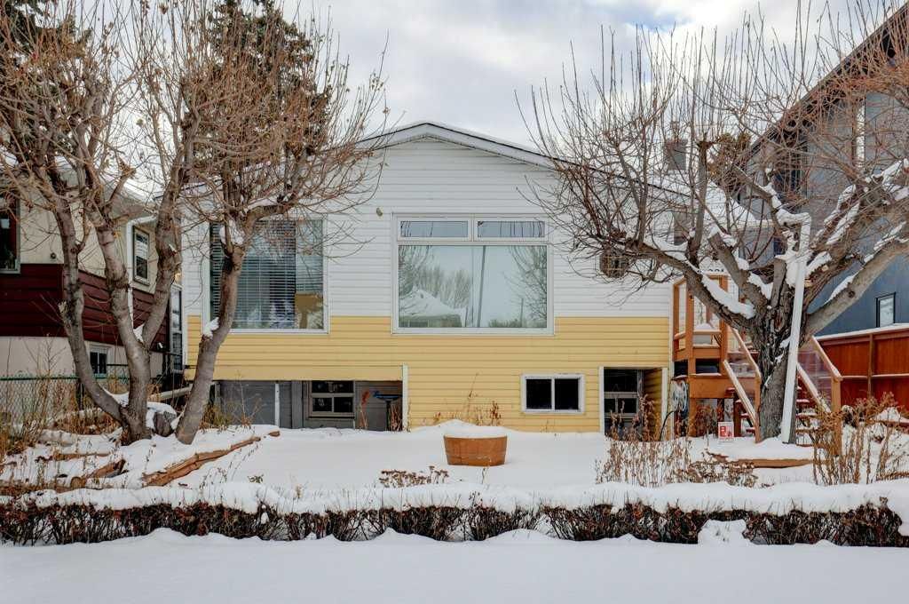 221 31 Avenue NE, Calgary — main listing photo