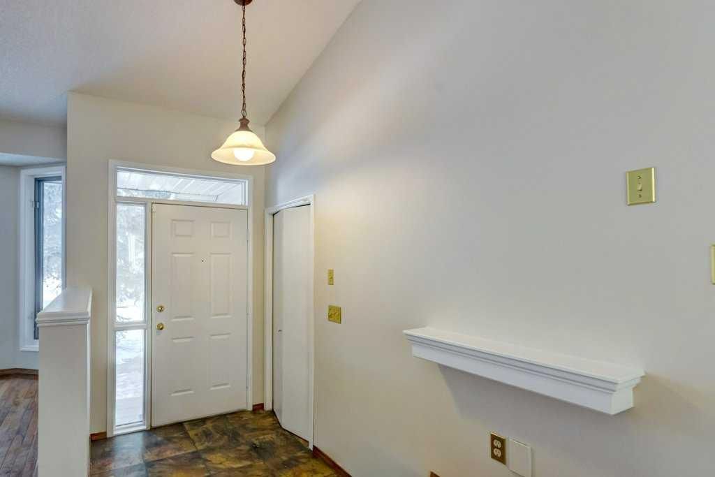 87 Sun Harbour Close SE, Calgary — photo 4 of 41