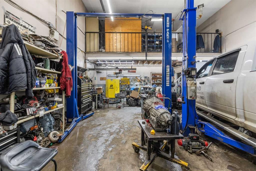 601, 3208 8 Avenue NE, Calgary — main listing photo
