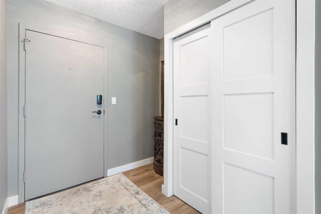 105, 220 26 Avenue SW, Calgary — photo 2 of 49