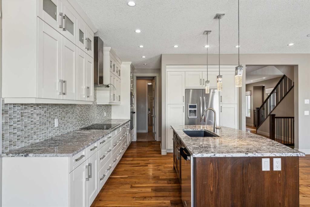 152 Evansborough Way NW, Calgary — photo 2 of 46