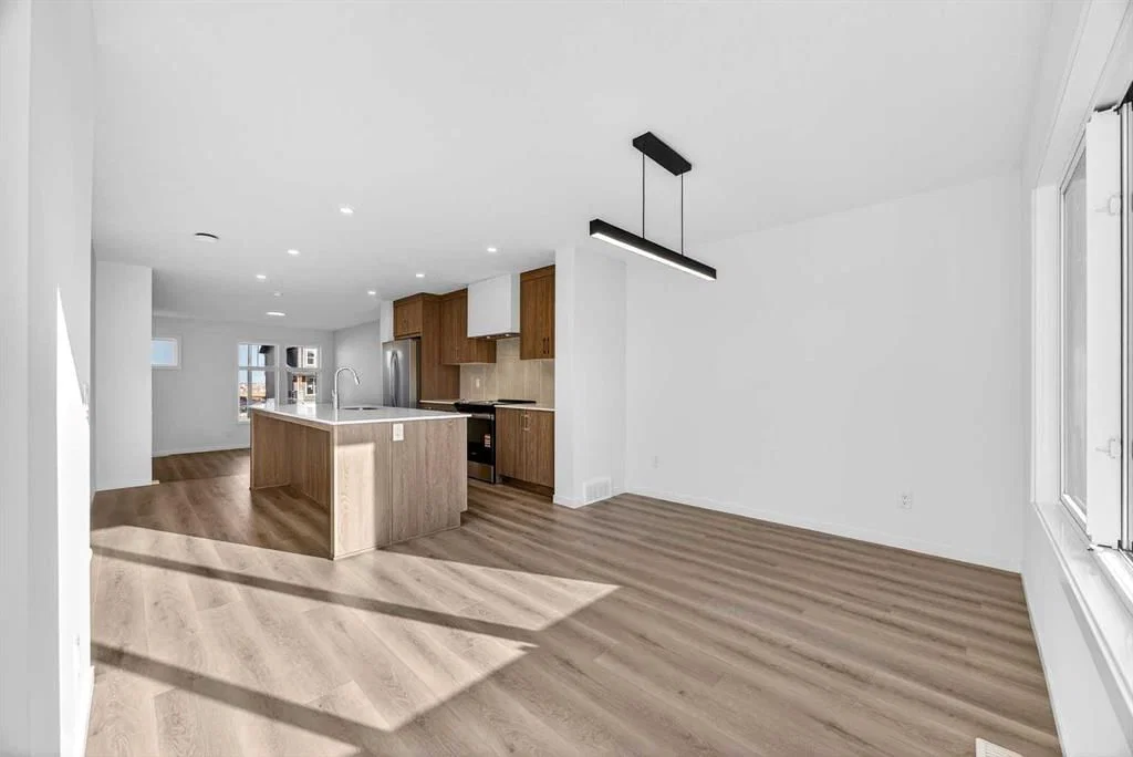 19725 45 Street SE, Calgary — photo 5 of 15
