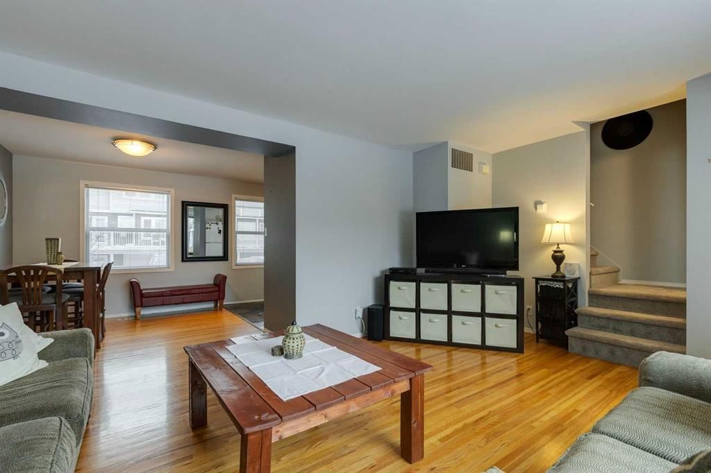 681 Regal Park NE, Calgary — photo 3 of 28