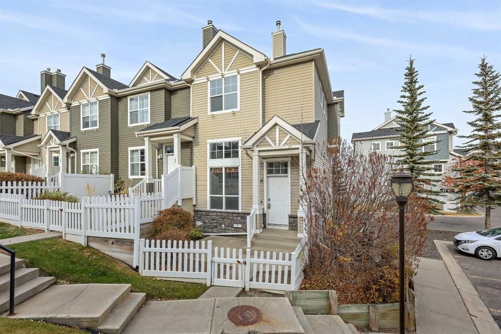64 Elgin Gardens SE, Calgary — photo 2 of 42