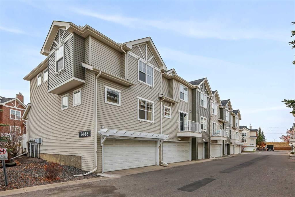 64 Elgin Gardens SE, Calgary — photo 3 of 42