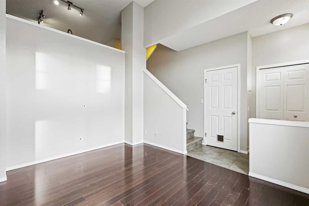 64 Elgin Gardens SE, Calgary — photo 4 of 42