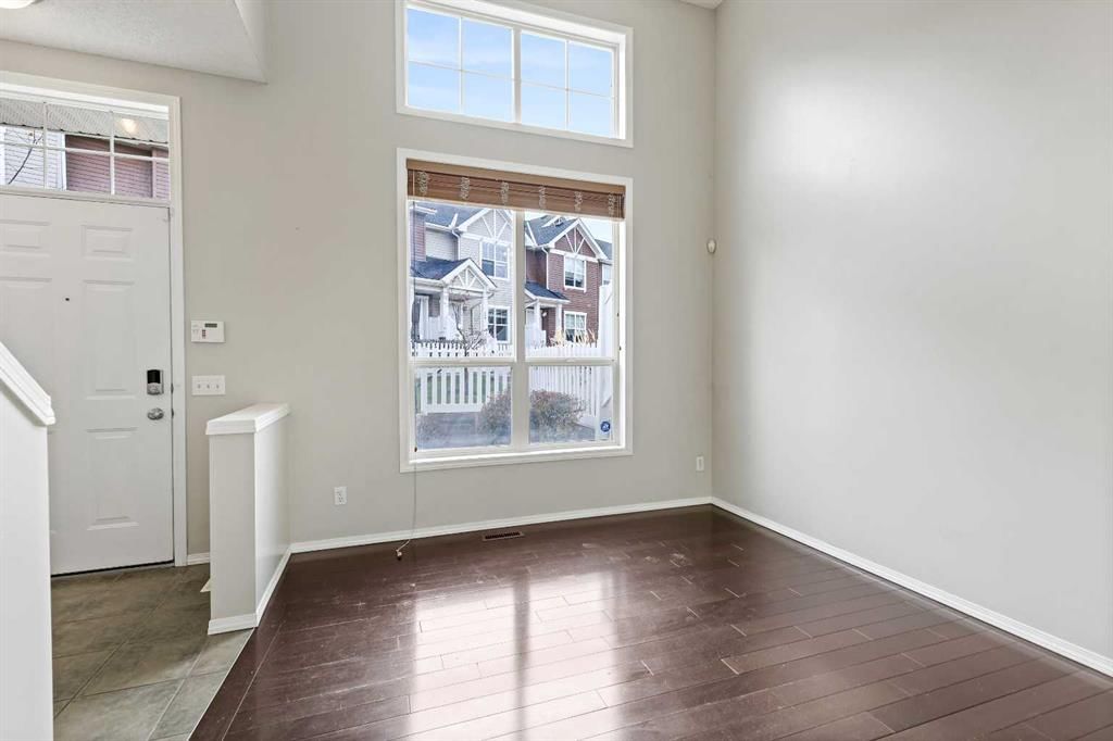 64 Elgin Gardens SE, Calgary — photo 5 of 42