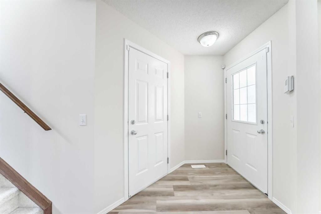 106 Saddletree Drive NE, Calgary — photo 5 of 35