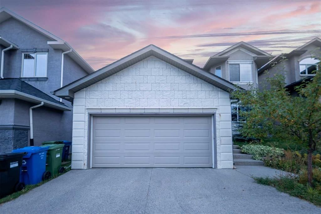 52 Elmont Green SW, Calgary — photo 4 of 49
