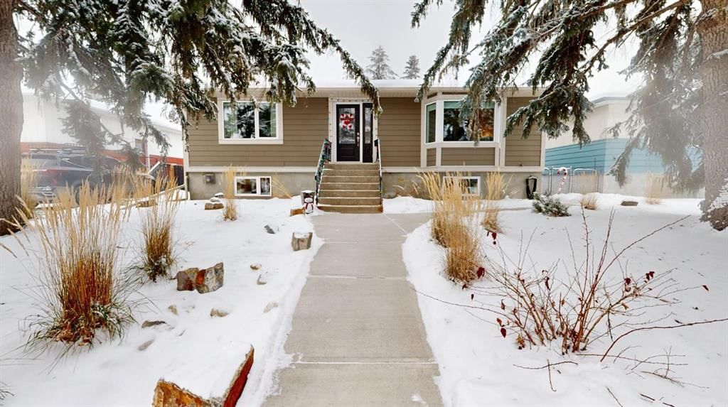 716 55 Avenue SW, Calgary — main listing photo
