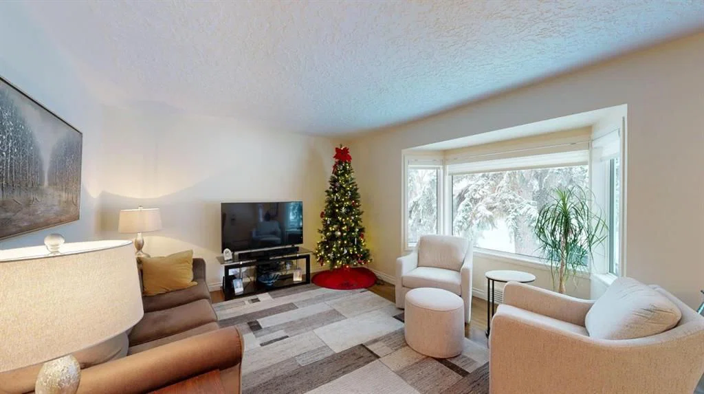 716 55 Avenue SW, Calgary — photo 3 of 50