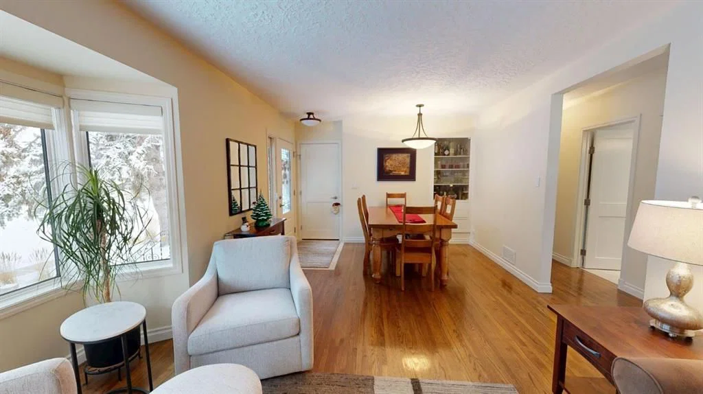 716 55 Avenue SW, Calgary — photo 4 of 50