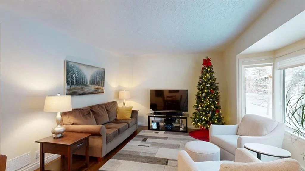 716 55 Avenue SW, Calgary — photo 5 of 50