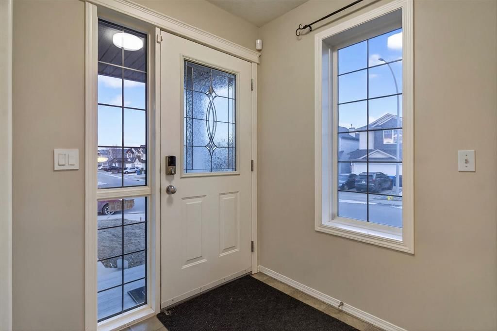 147 Everstone Rise SW, Calgary — photo 2 of 49