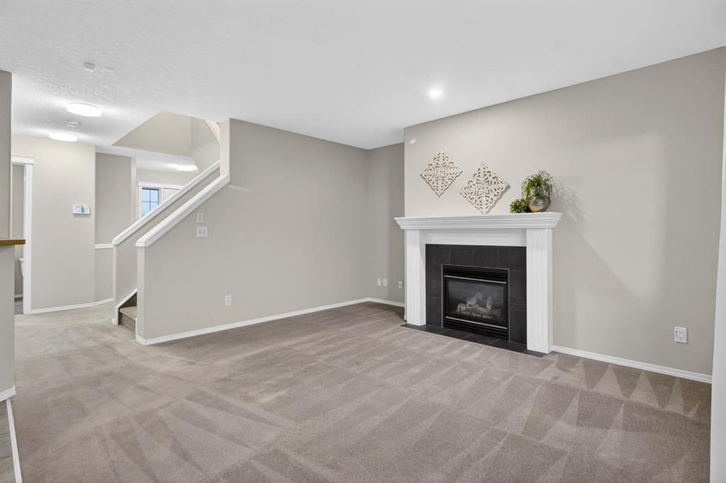 147 Everstone Rise SW, Calgary — photo 5 of 49